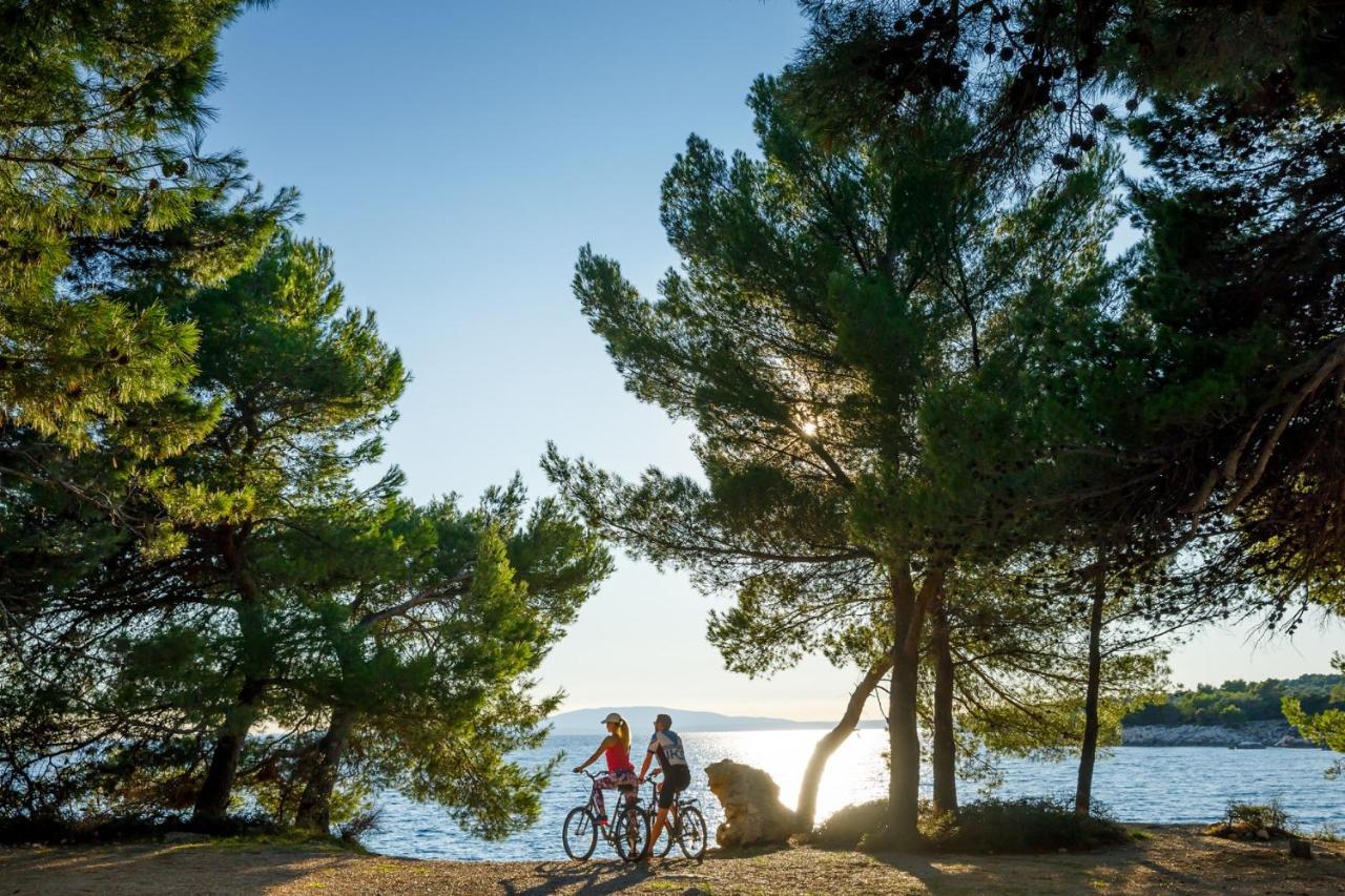 Valamar Carolina Hotel & Villas Kampor Exterior photo
